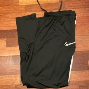 NWT-Men’s Nike Dri-Fit pants